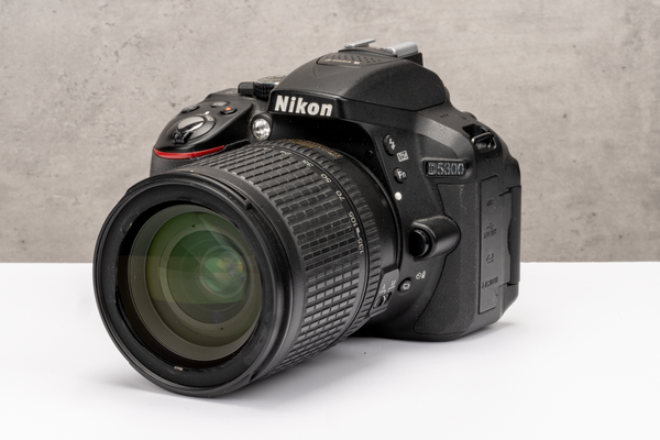 Used Nikon D5300 + AF-S 18-135mm VR DSLR