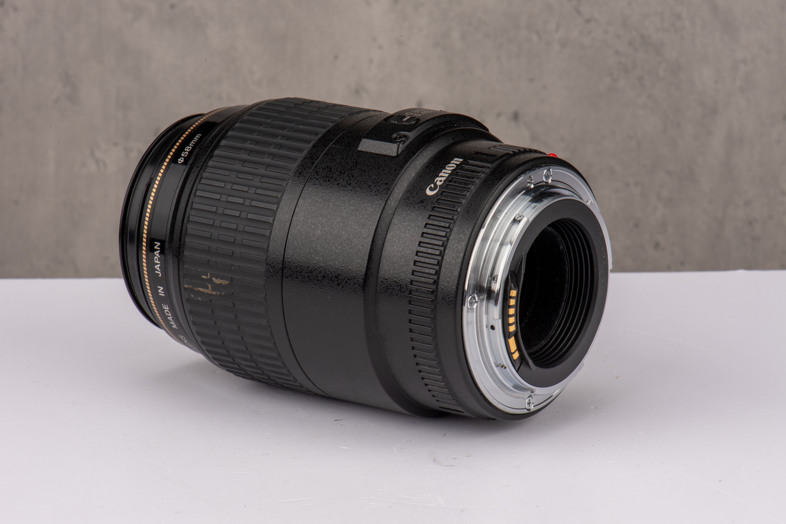 Used Canon EF 100mm f/2.8 USM Macro