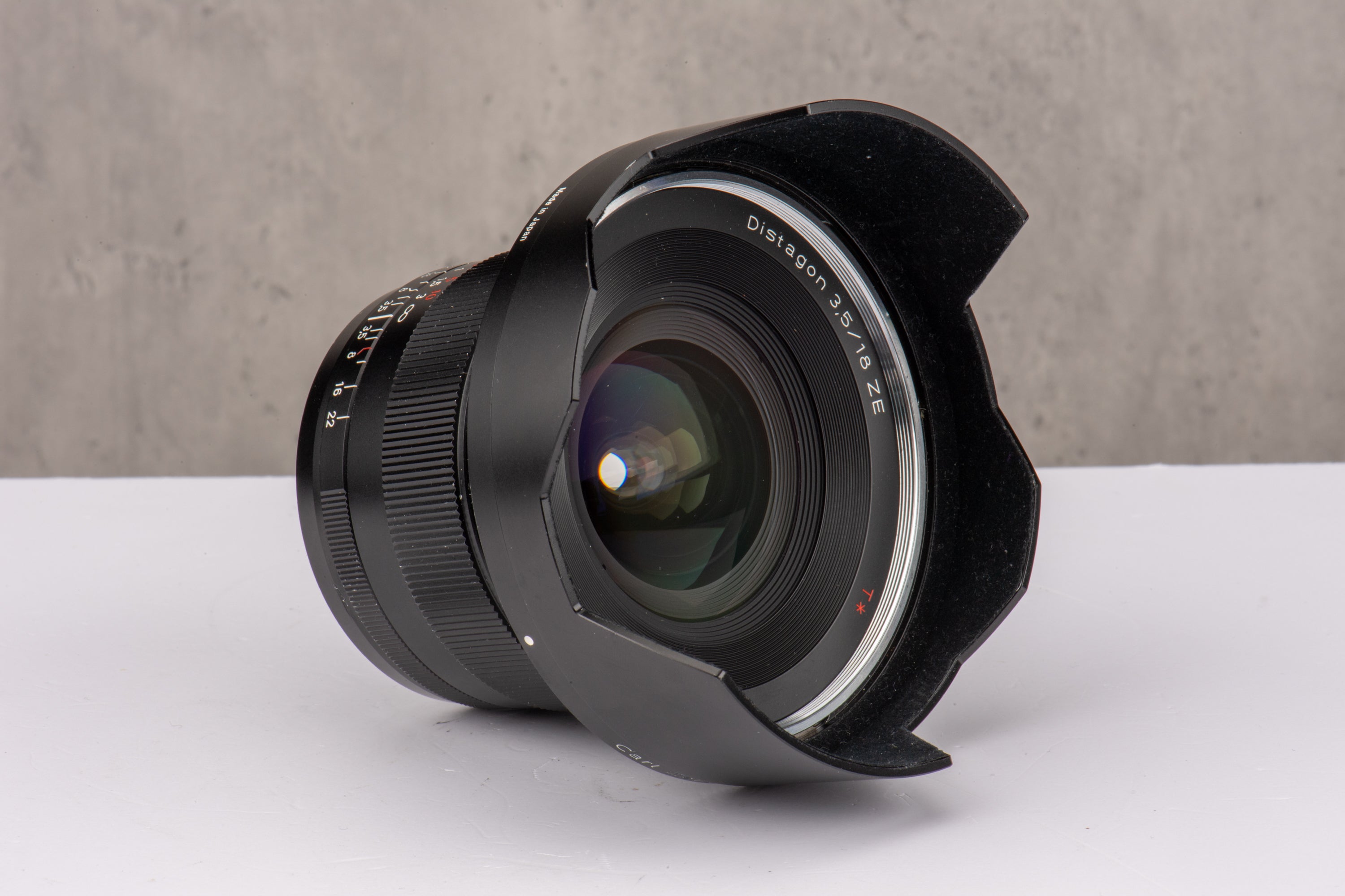 ZEISS Distagon T* 18mm f/3.5 ZE - Canon EF Fit