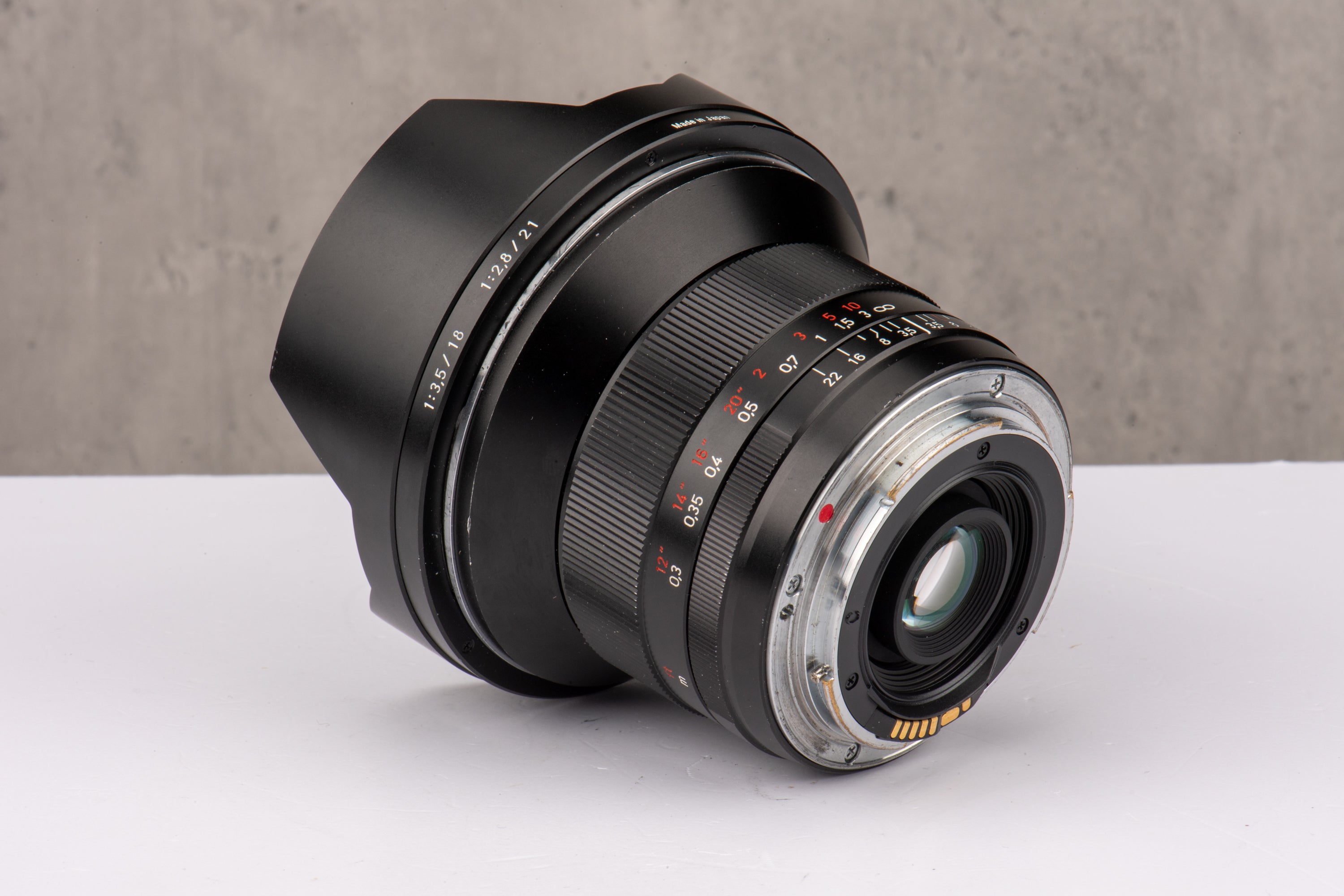 ZEISS Distagon T* 18mm f/3.5 ZE - Canon EF Fit