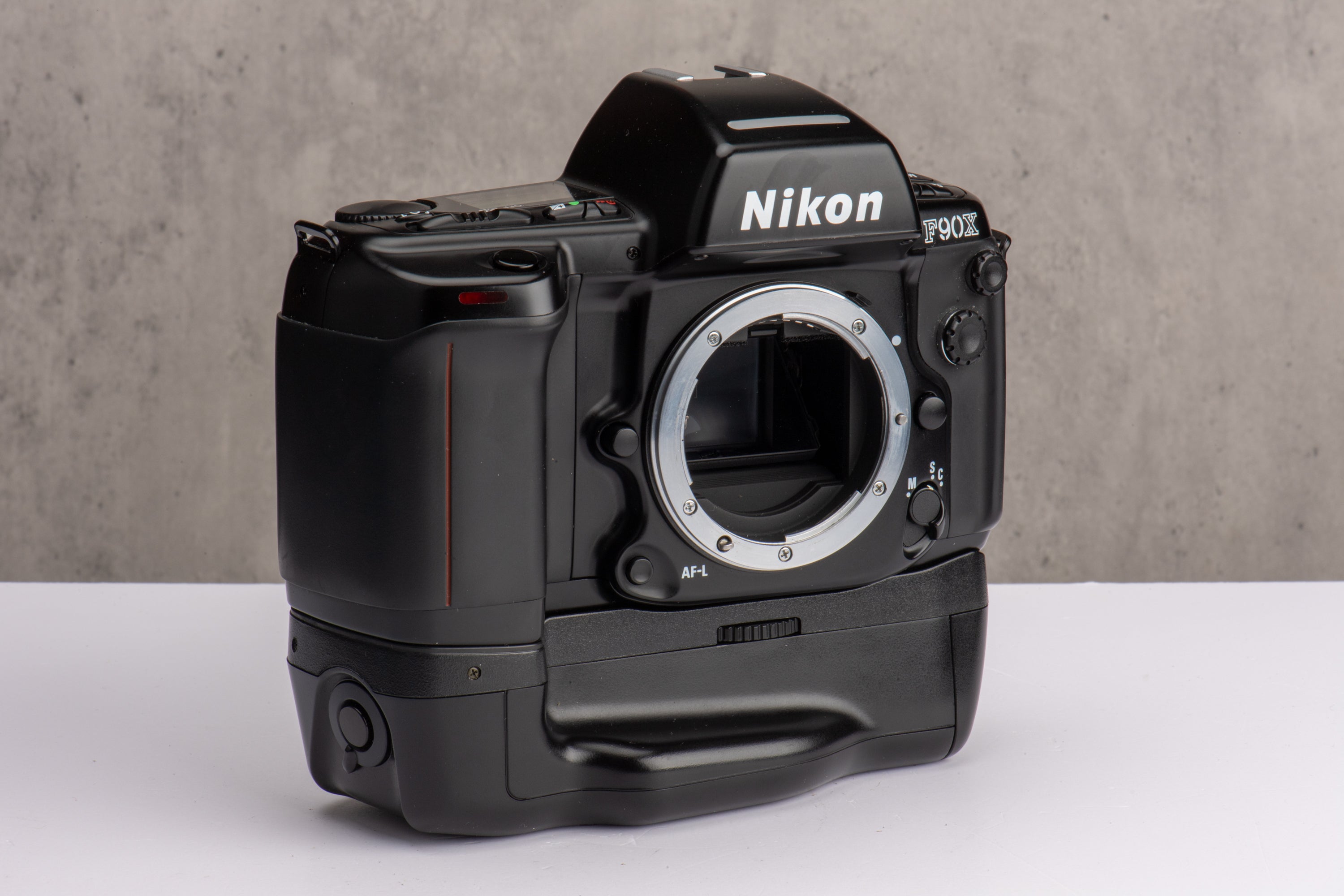 Nikon F90X w/ MB-10 Grip