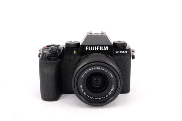 Used Fujifilm X-S10 Mirrorless Camera + 15-45mm Lens