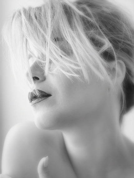 Image of lady in black and white