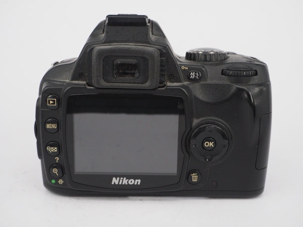 Used Nikon D40 + 18-55mm II DSLR Camera