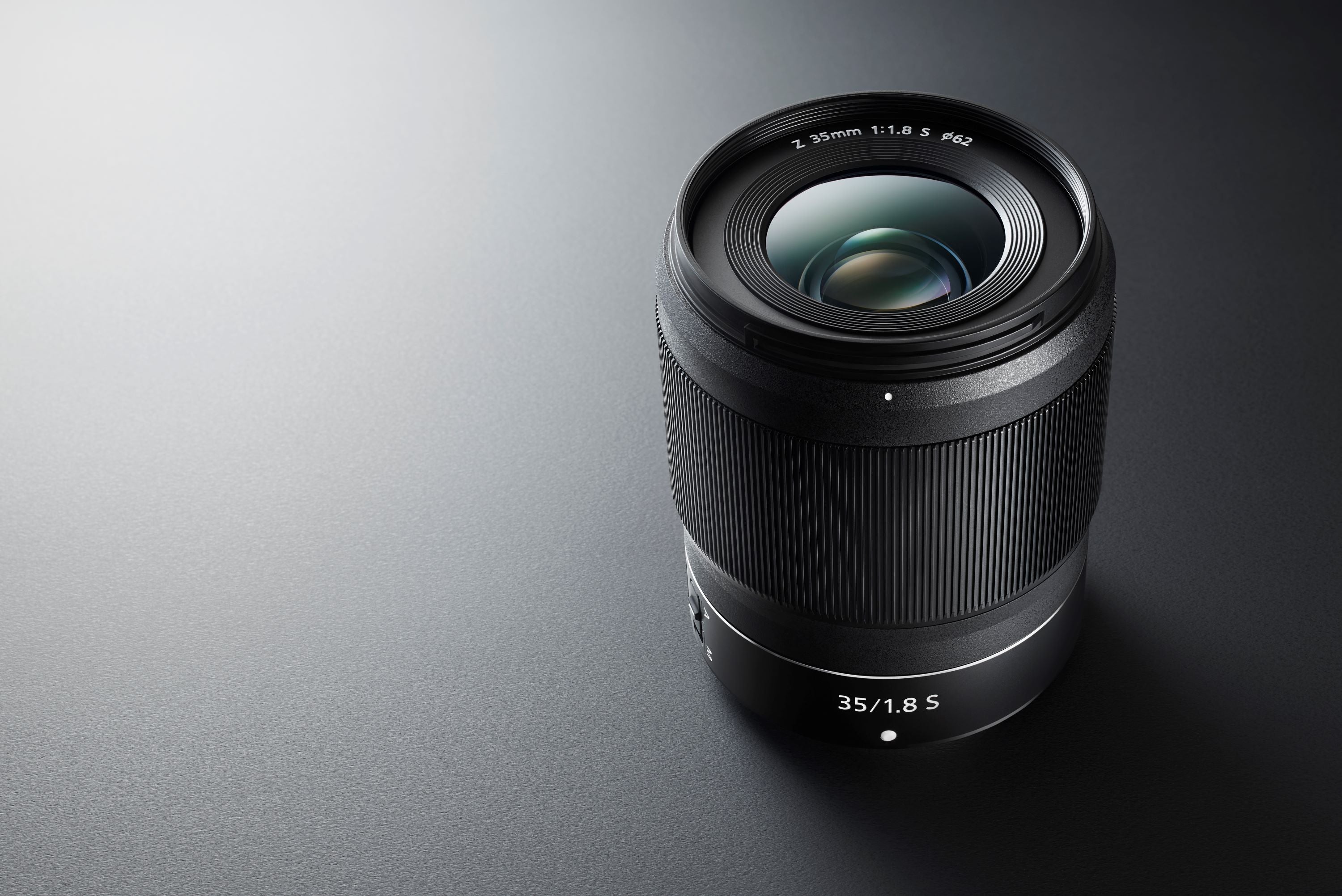 Nikon Z 35mm f/1.8 S Lens - top view